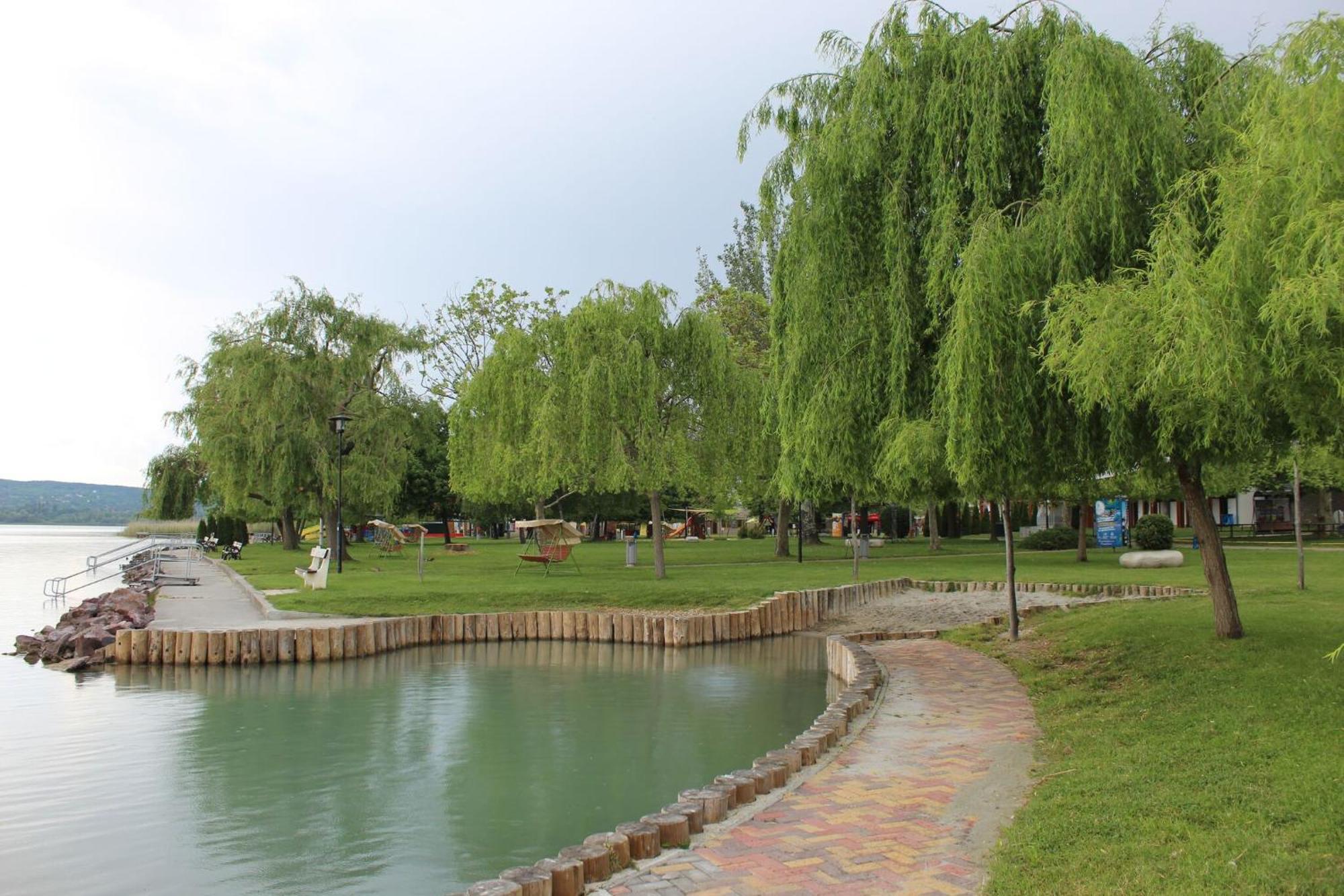 Csodakertes Kishaz Balatonfuzfon 외부 사진